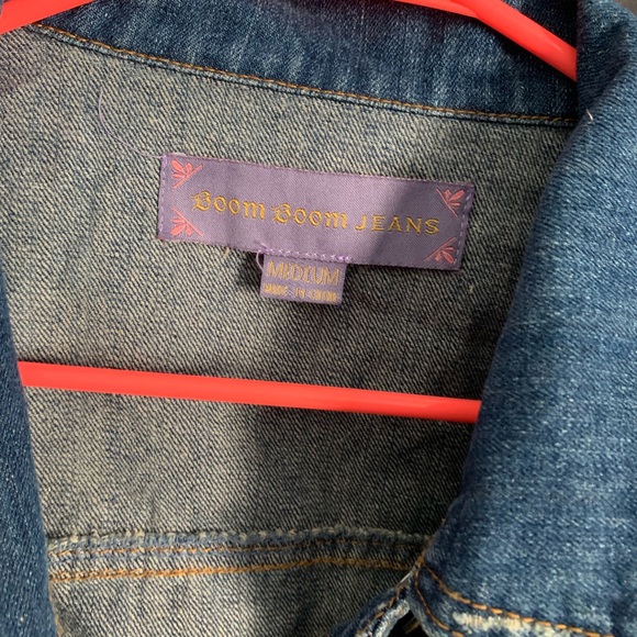 distressed jean jacket medium wash size medium - Picture 2 of 8